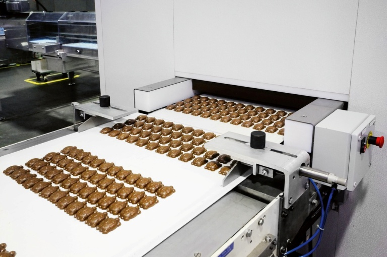 Bühler CZ zprovoznil novou halu, vyrábí zde také stroje na čokoládu