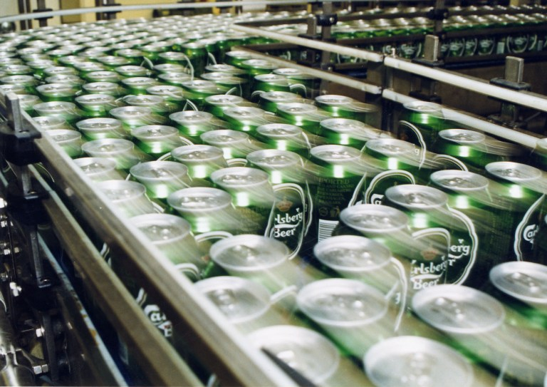 Čtvrtletní zisk Carlsbergu kvůli slabému prodeji v Rusku klesl