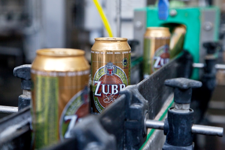 Pivovar Zubr letos exportuje tisíce hektolitrů piva do Izraele