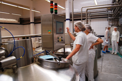 Planá nad Lužnicí - sýrárna, výroba sýra Akawi.