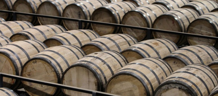 V Kentucky zraje ve sklepech nejvíce bourbonu za 40 let, plánují se obrovské investice
