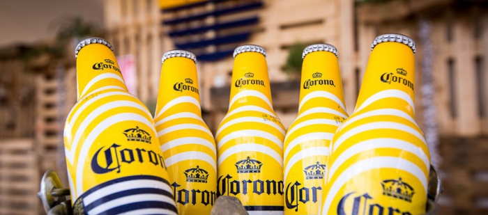 Zisk pivovaru AB InBev kvůli vývoji kurzů a Brazílii prudce klesl