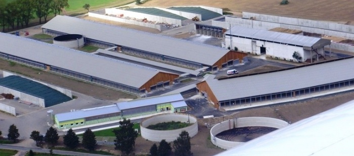 Agrofert otevřel největší mléčnou farmu v České republice, doplní ji bioplynová stanice