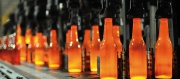 Zisk pivovaru AB InBev stoupl, lidé se ale více obracejí k řemeslným pivům
