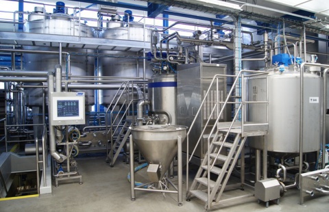 Dodavatelům technologií se většinou daří plnit objednávky. Funguje i servis, ale někdy s obtížemi