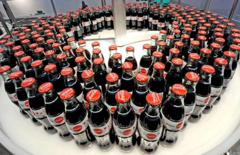 Výhled Coca-Coly zastínil její solidní čtvrtletní výsledky