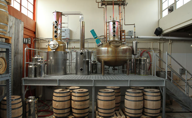 WSJ: Výrobci bourbonu bojují s nedostatkem sudů