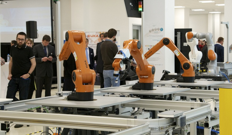 Vývoj robotiky natrvalo mění svět průmyslu, ukázal KUKA Tech Day 