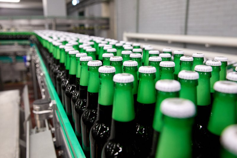 Německé pivovary se potýkají s nedostatkem lahví, apelují na jejich vracení