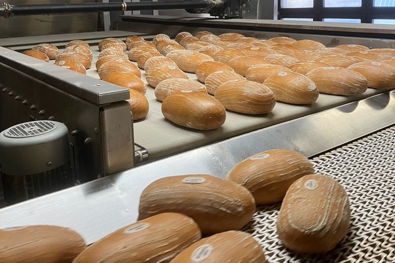 Karlova pekárna, síť prodejen a výroben, přešla pod zemědělský holding ADW