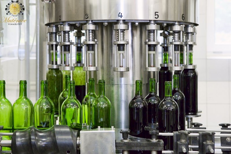 V 1. pololetí se dovezlo 640 770 hektolitrů vína, v tuzemsku se za rok vyrobí 550 000 hektolitrů