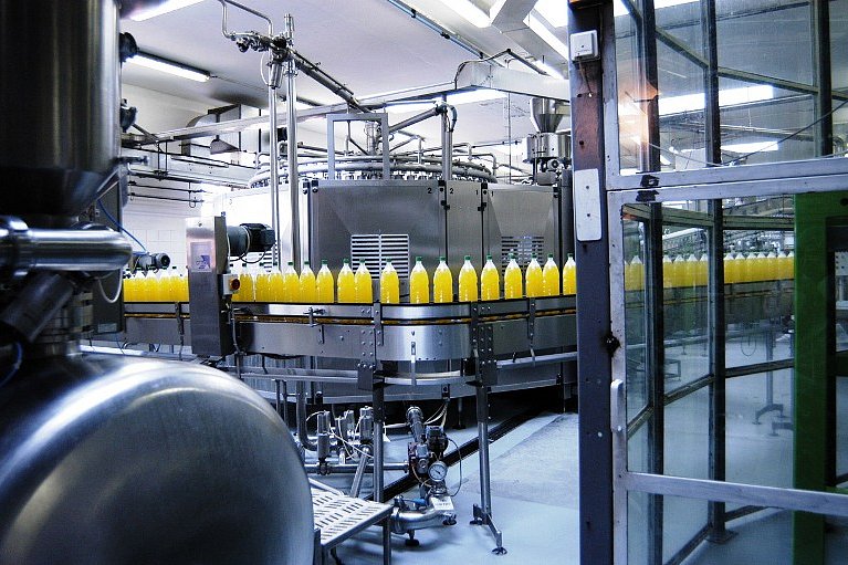 Kofole meziročně klesly za tři čtvrtletí tržby, firma pokračuje ve stavbě skladové haly