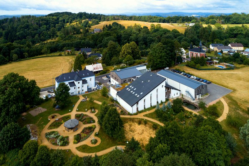 Kofola má 100% podíl ve společnosti Nobilis Tilia, producentu přírodní aromaterapeutické kosmetiky