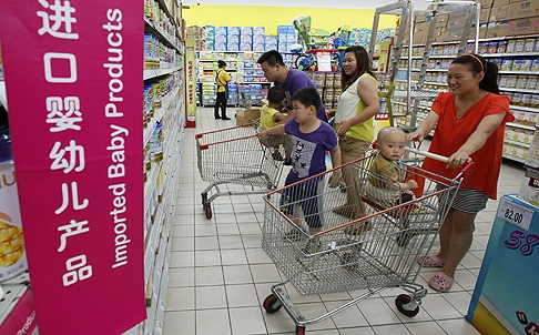 Čína uložila Danone a dalším rekordní pokutu kvůli určování cen