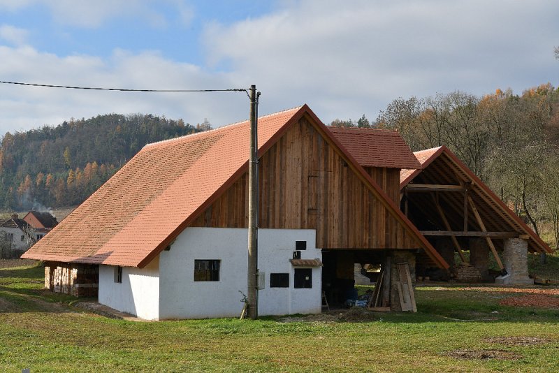 Farmář v Boubíně na Klatovsku opravil cihlářskou pec, strojovnu a sušárnu