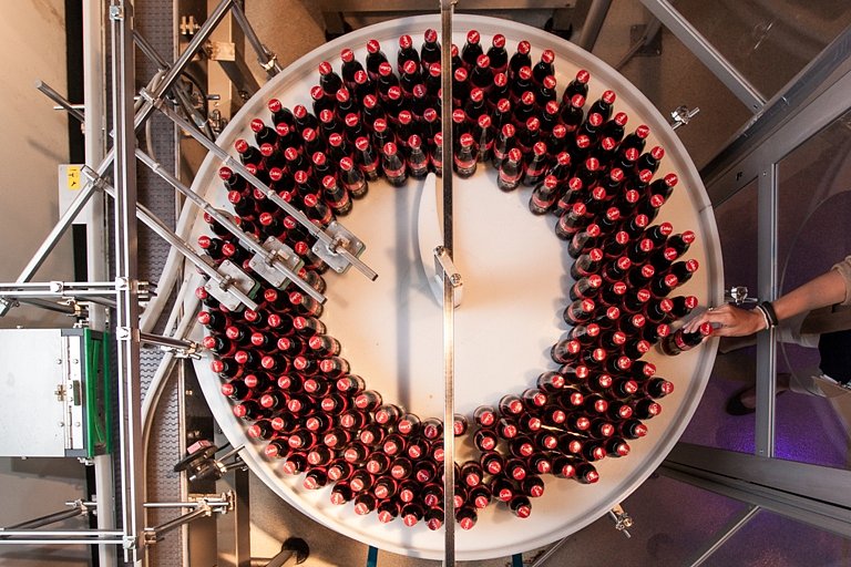 Coca-Cola zvýšila čtvrtletní provozní zisk a zlepšila výhled