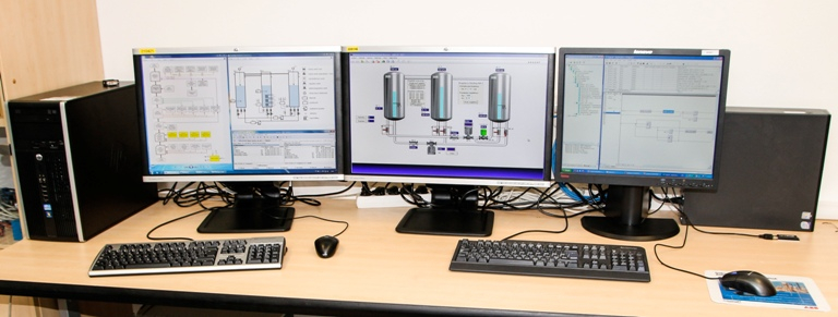 ABB poskytla plzeňským studentům novou laboratoř na studium automatizace