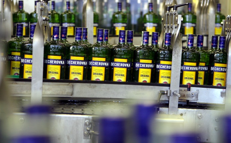 Pernod Ricard prý chce prodat českou likérku Jan Becher