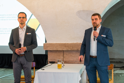 Ondřej Janík a Marek Gašparík z ifm electronic měli dynamickou přednášku a digitálním pivovaru.